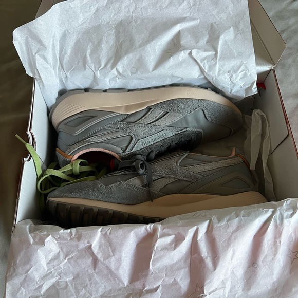 Reebok Classic Leather AZ Looney Tunes Bugs Bunny - Picture 4 of 4